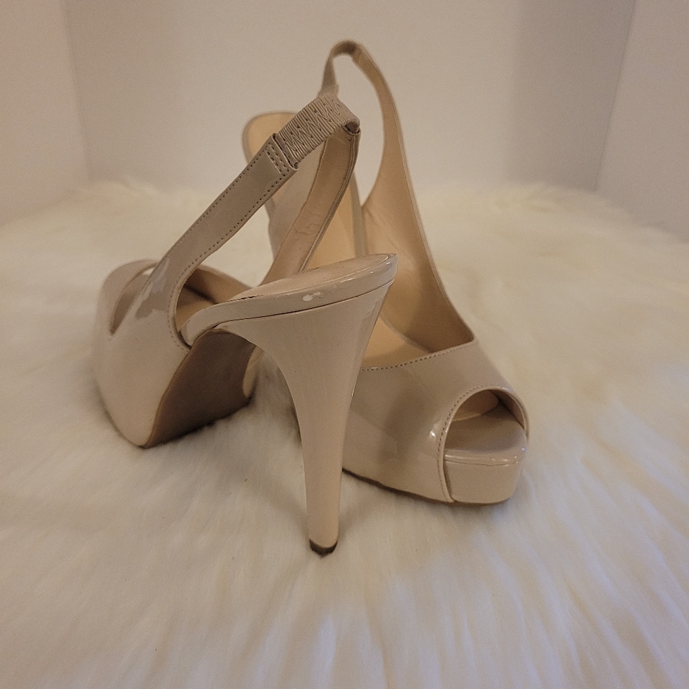 GUESS Beige Slingback Pumps